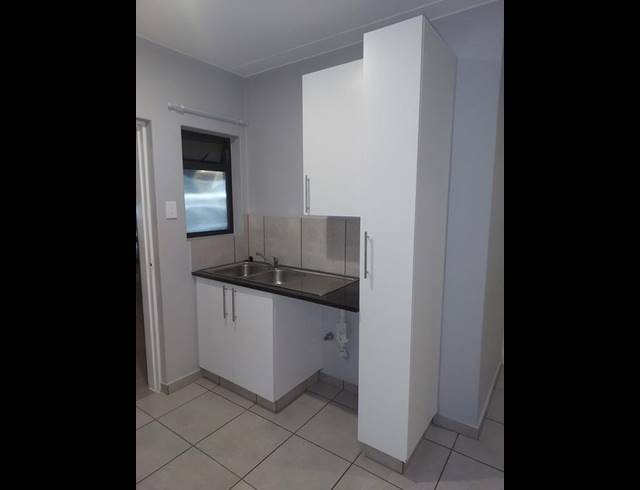 2 BEDROOM PROPERTY TO RENT IN RIVERSIDE VIEW EXT 30